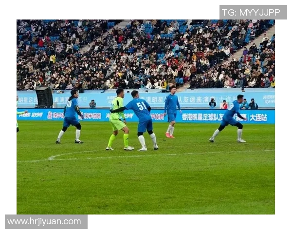 足球明星同框合影分享快乐时光朋友圈瞬间记录精彩瞬间与友谊的美好回忆