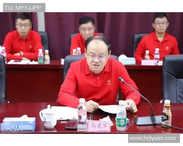 重庆足球队与广州足球队赛后复盘团队协作的成功与不足分析